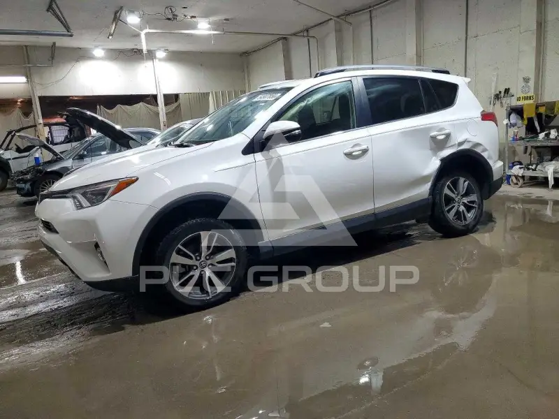 2018 Toyota RAV4 фото