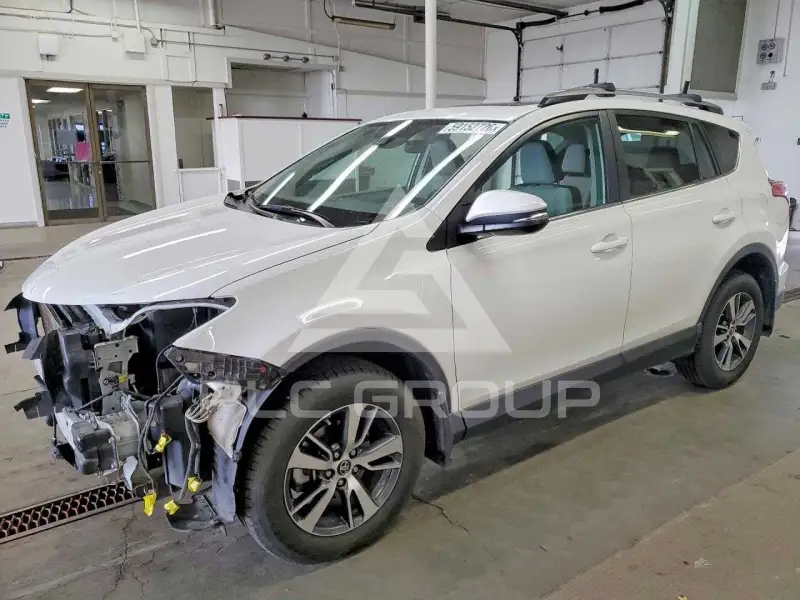 2018 Toyota RAV4 photo