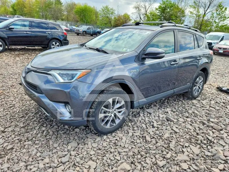 2018 Toyota RAV4 фото