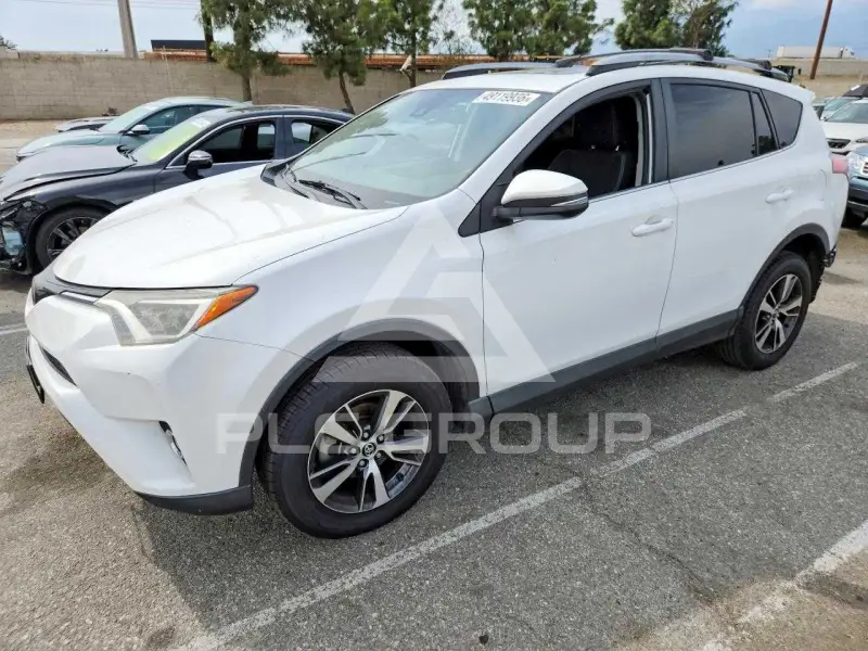 2018 Toyota RAV4 фото
