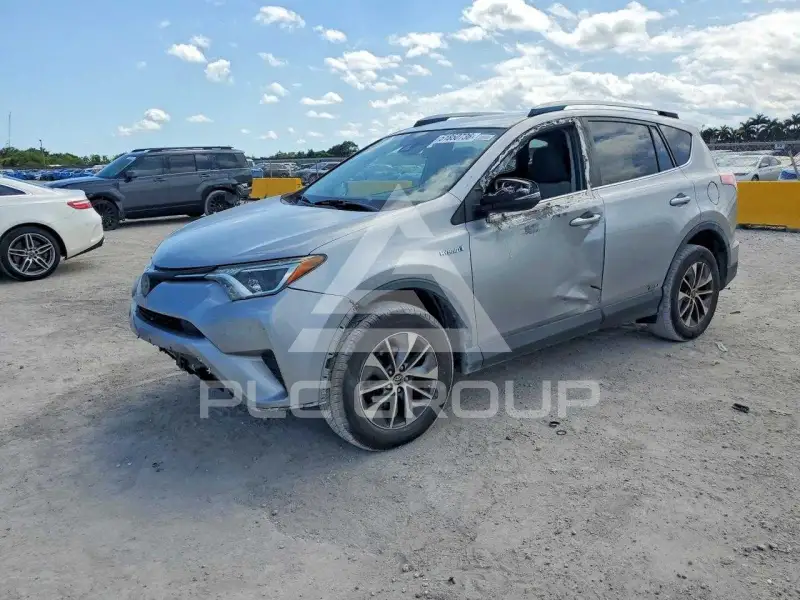 2018 Toyota RAV4 фото