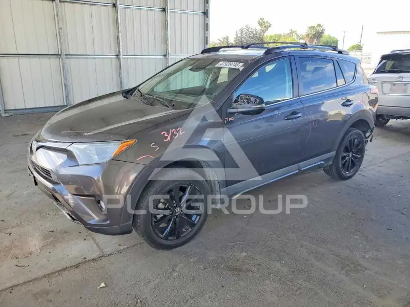 2018 Toyota RAV4 фото