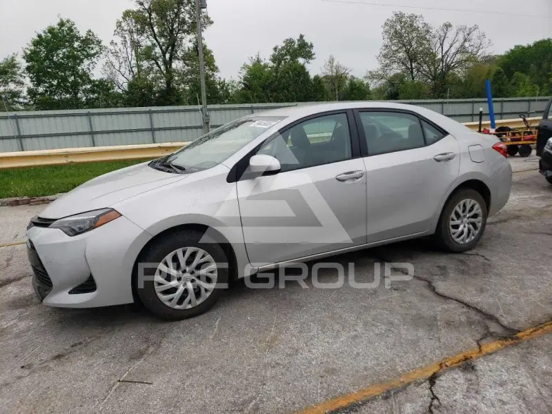 2018 Toyota COROLLA фото