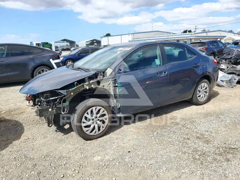 2018 Toyota COROLLA фото