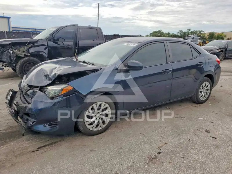 2018 Toyota COROLLA фото