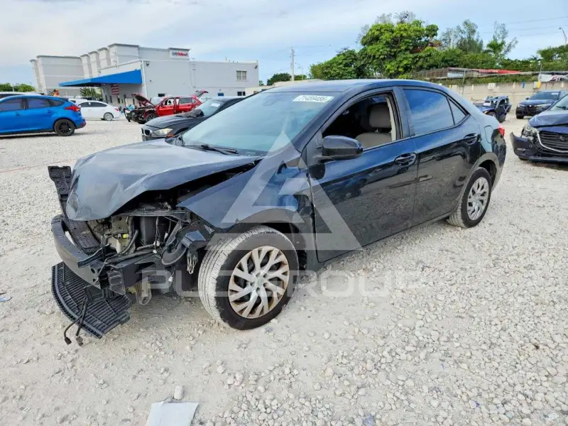 2018 Toyota COROLLA фото