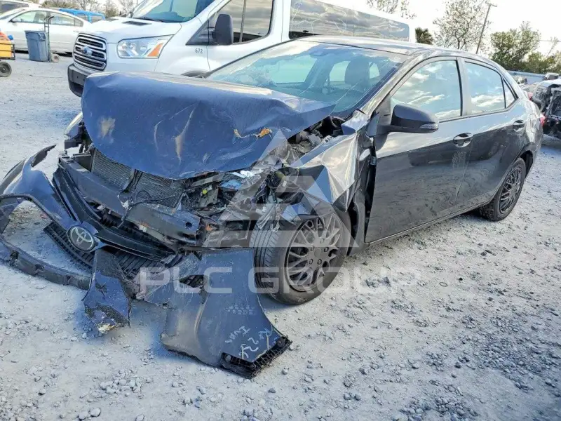 2018 Toyota COROLLA фото