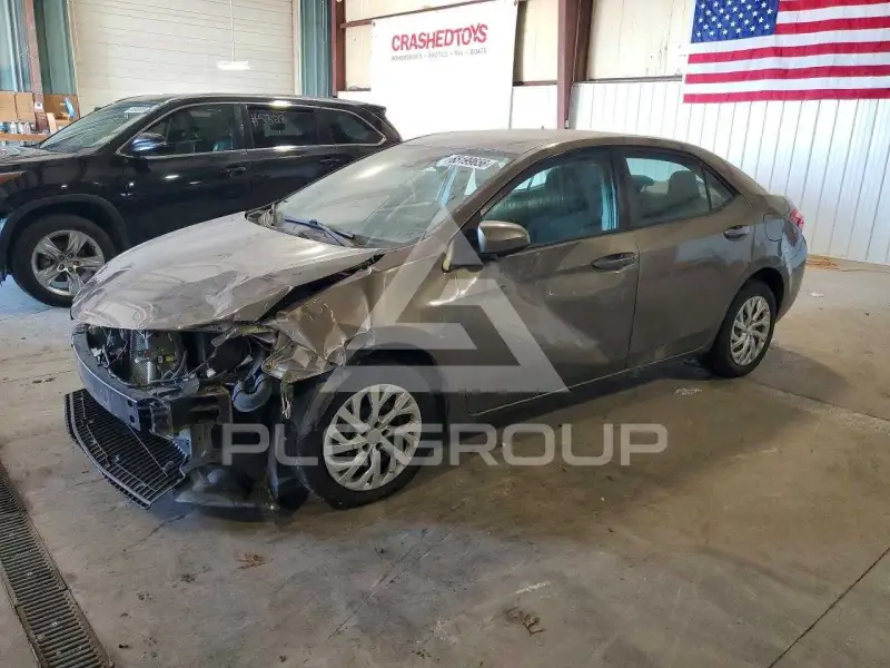 2018 Toyota COROLLA фото