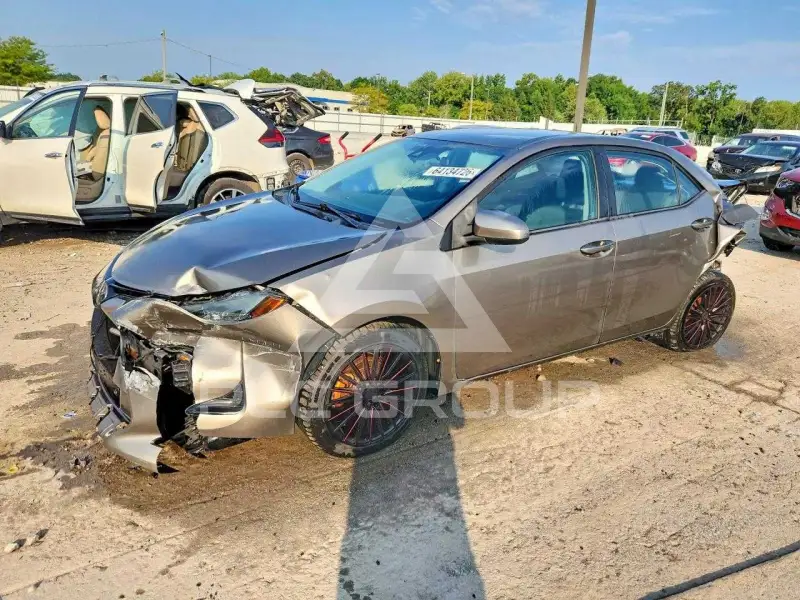 2018 Toyota COROLLA фото