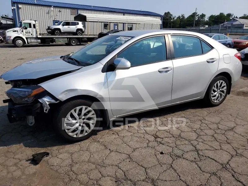 2018 Toyota COROLLA фото