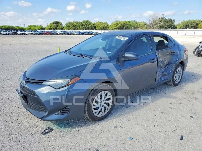 2018 Toyota COROLLA фото