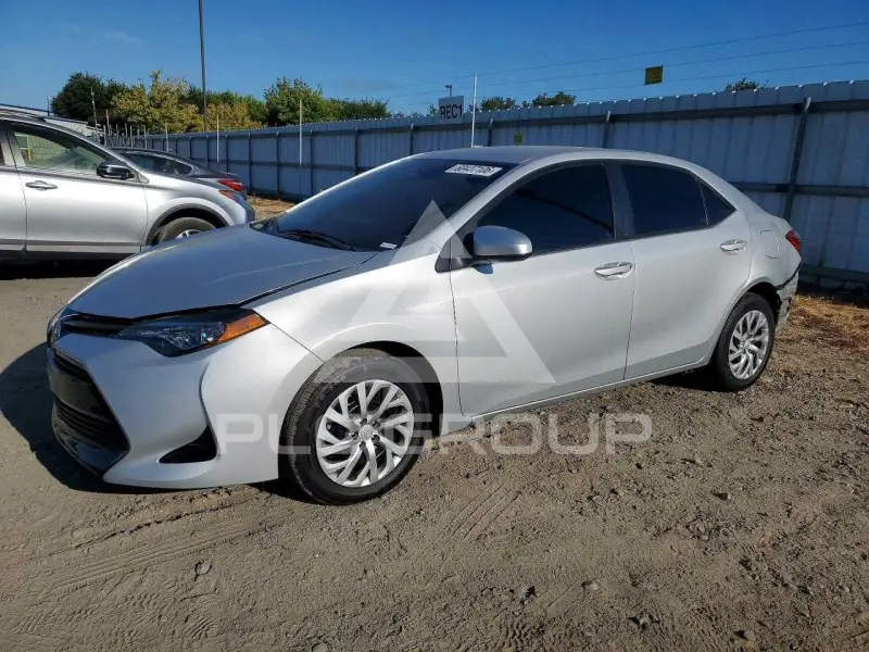 2018 Toyota COROLLA фото