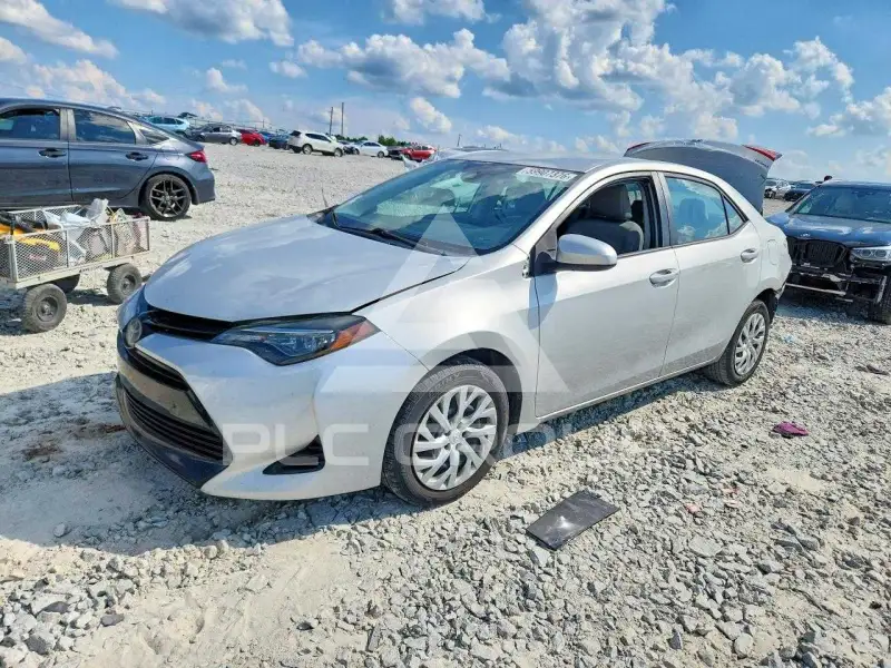 2018 Toyota COROLLA фото