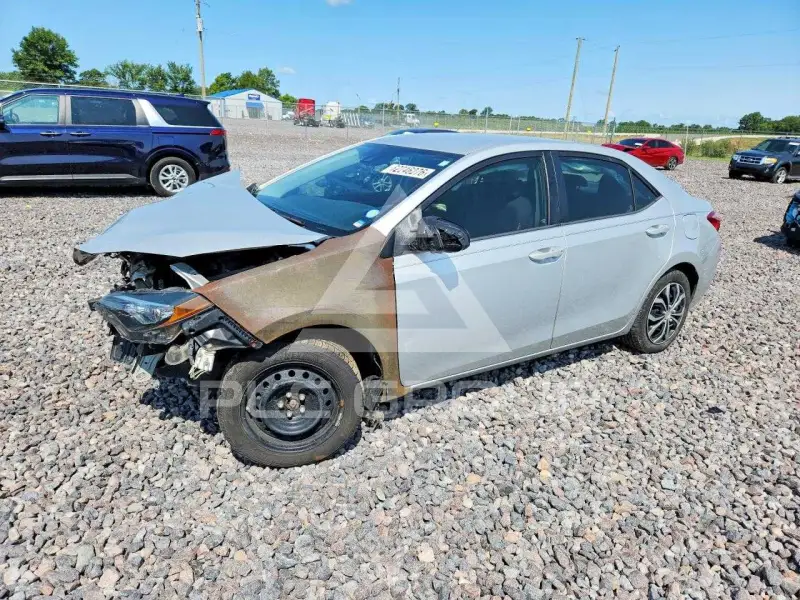 2018 Toyota COROLLA фото