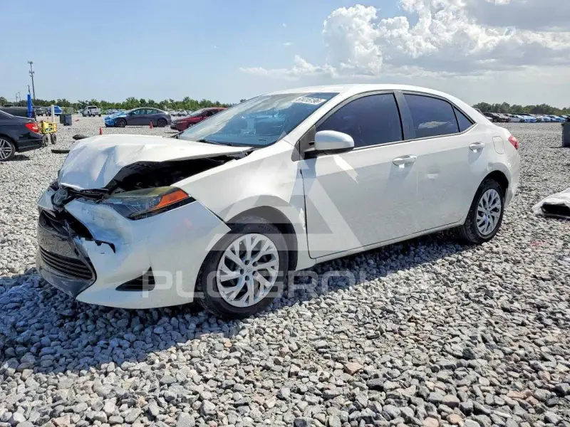 2018 Toyota COROLLA фото