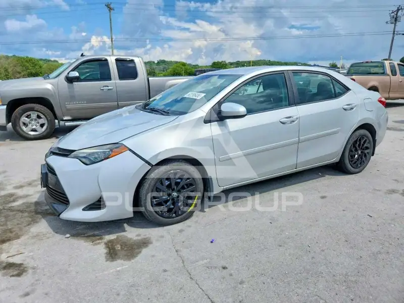 2018 Toyota COROLLA фото