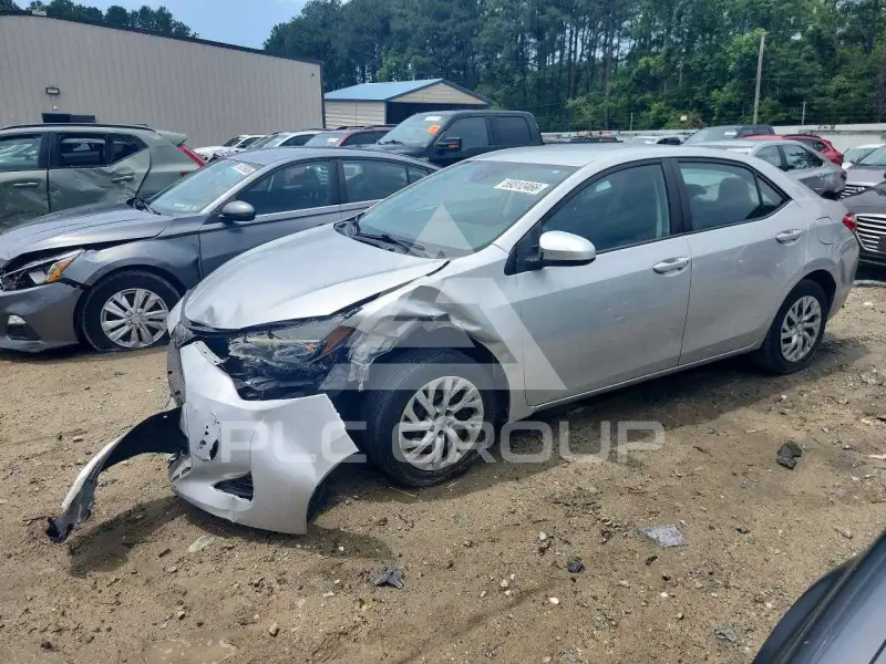 2018 Toyota COROLLA фото