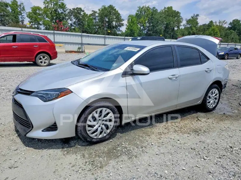 2018 Toyota COROLLA фото