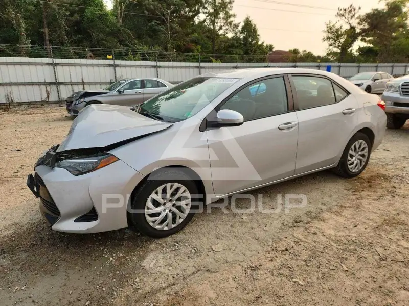 2018 Toyota COROLLA фото
