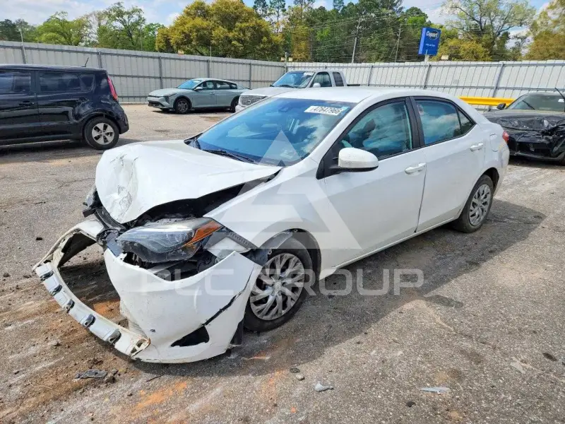 2018 Toyota COROLLA фото