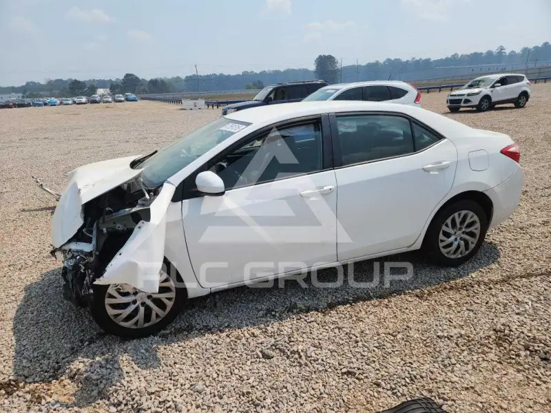 2018 Toyota COROLLA фото