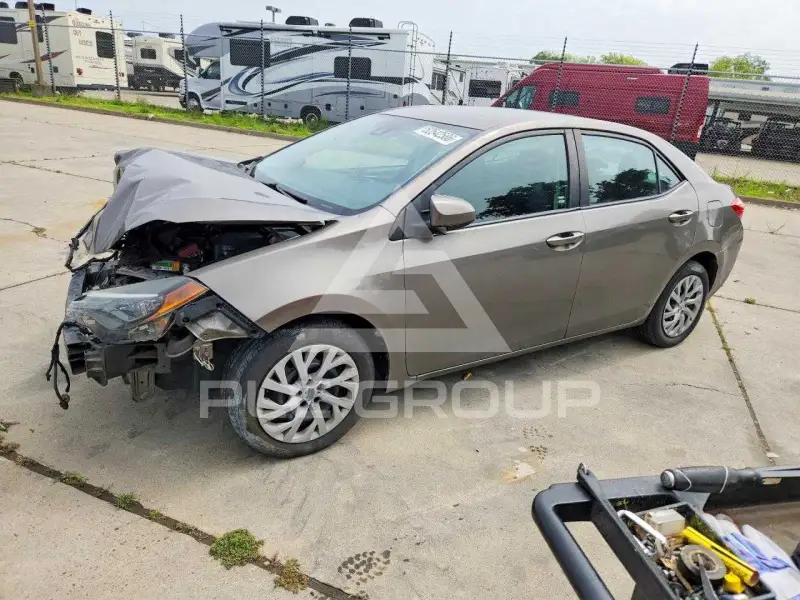 2018 Toyota COROLLA фото