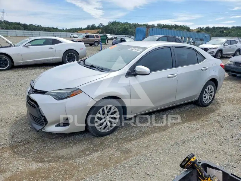 2018 Toyota COROLLA фото