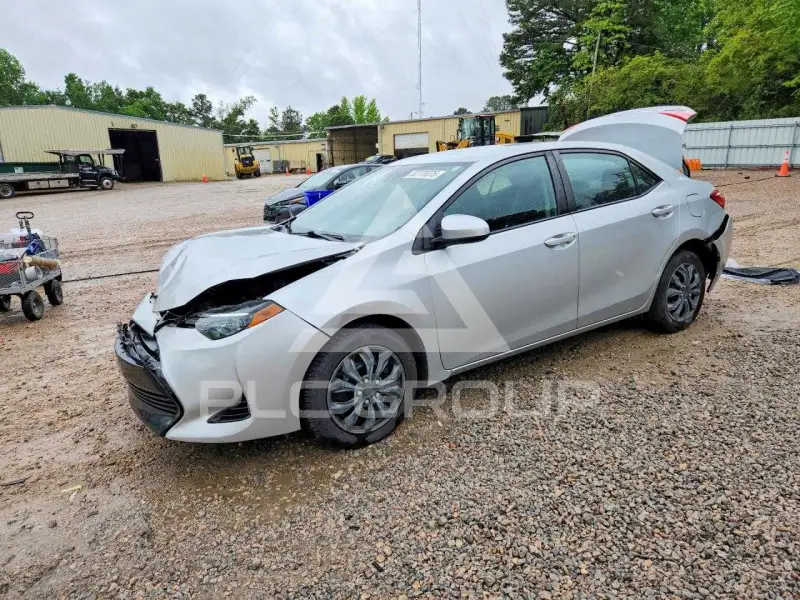 2018 Toyota COROLLA фото