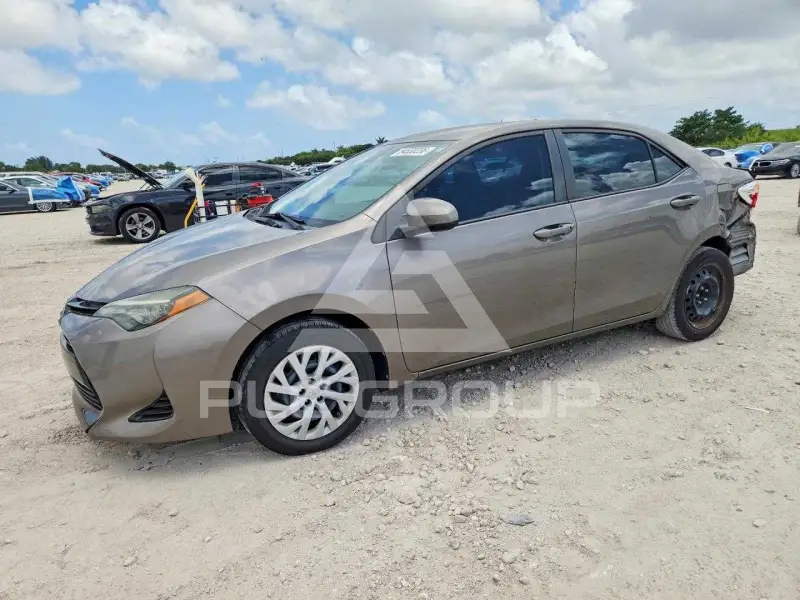 2018 Toyota COROLLA фото