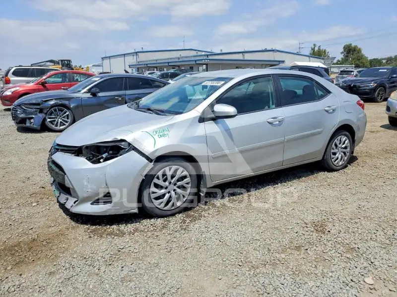 2018 Toyota COROLLA фото