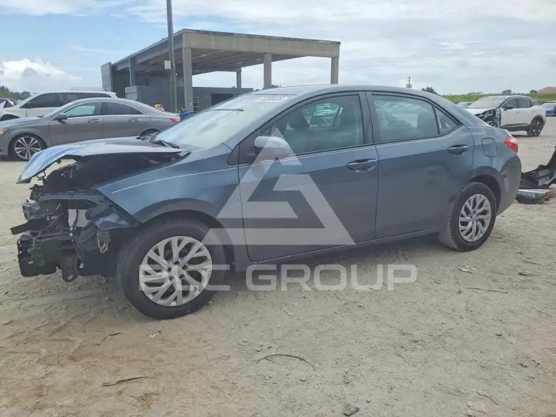 2018 Toyota COROLLA фото