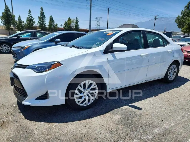2018 Toyota COROLLA фото