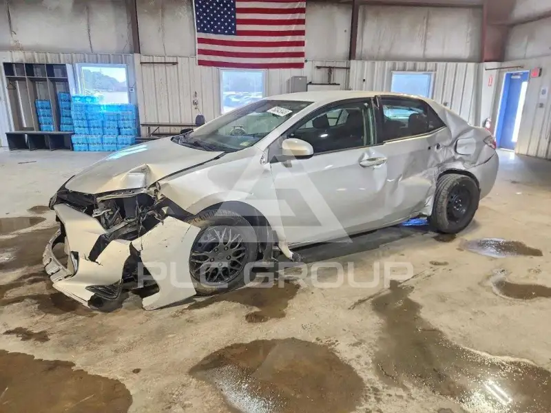 2018 Toyota COROLLA фото