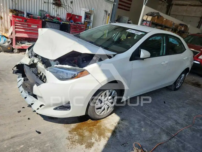 2018 Toyota COROLLA фото