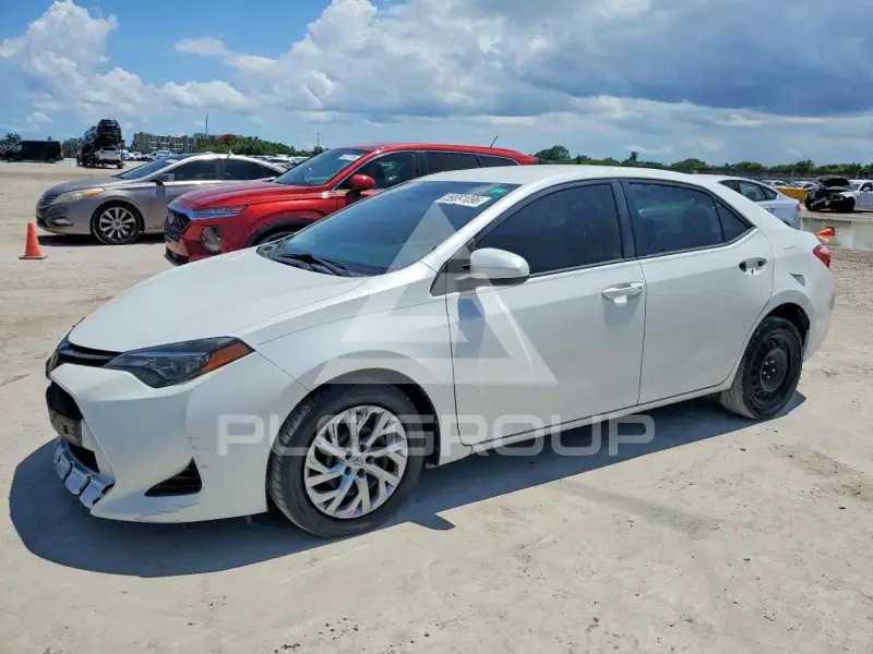 2018 Toyota COROLLA фото