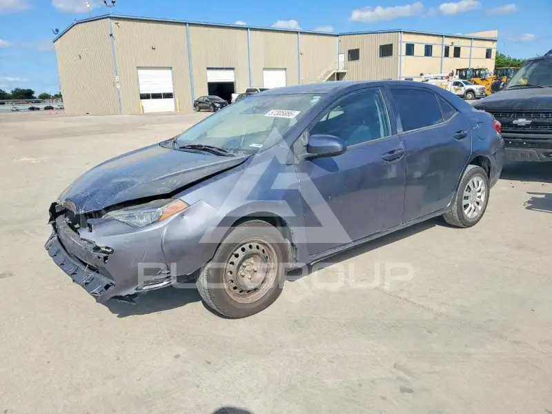 2018 Toyota COROLLA фото