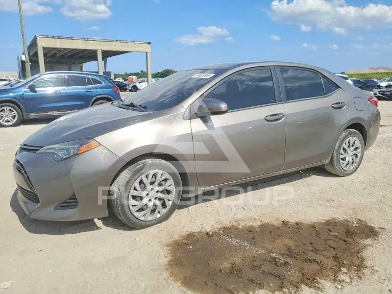 2018 Toyota COROLLA фото