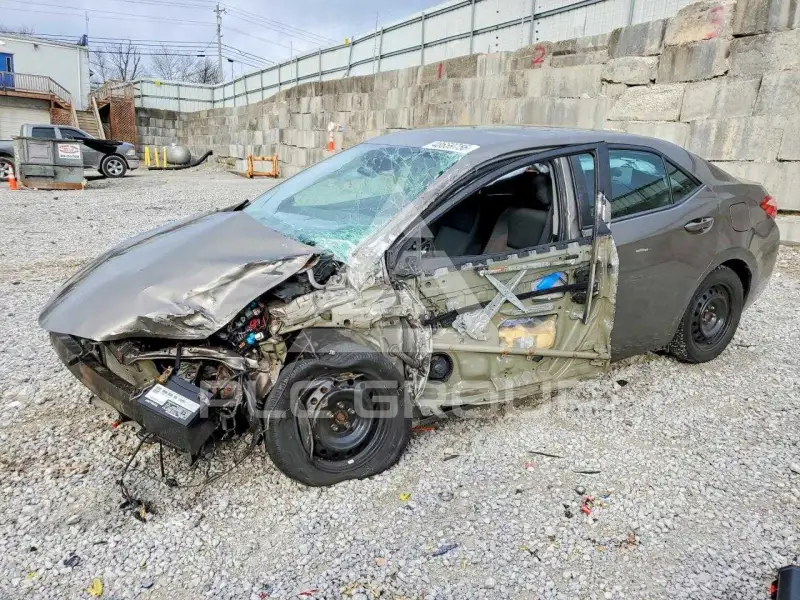 2018 Toyota COROLLA фото