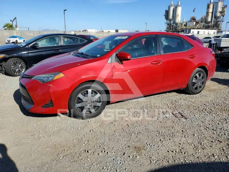 2018 Toyota COROLLA фото