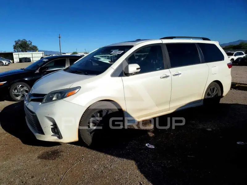 2018 Toyota SIENNA photo
