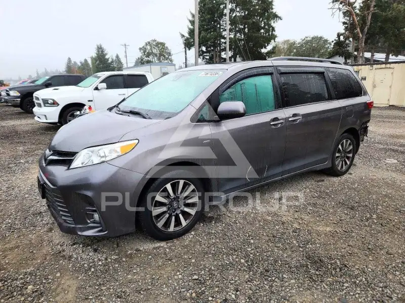 2018 Toyota SIENNA фото