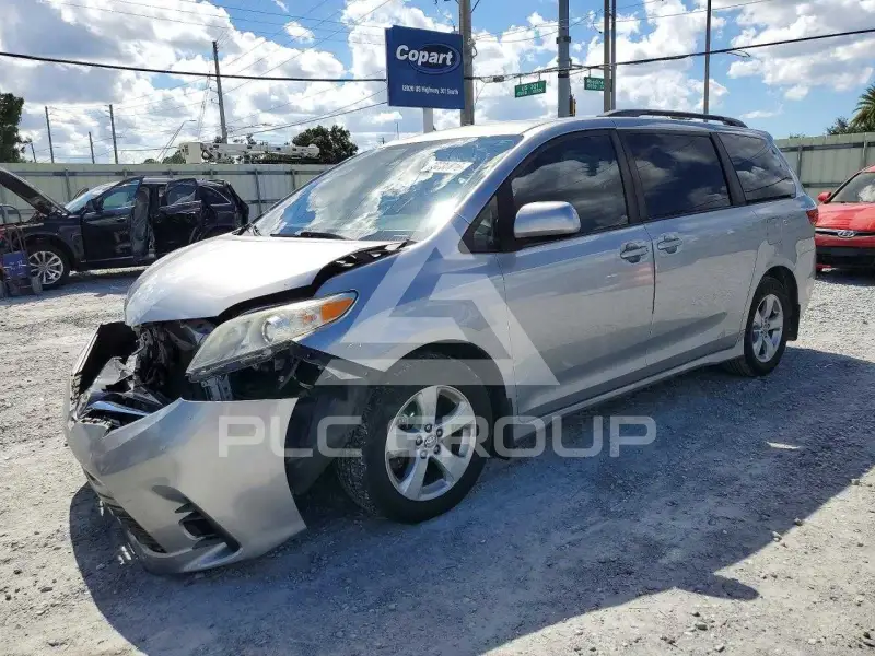 2018 Toyota SIENNA фото