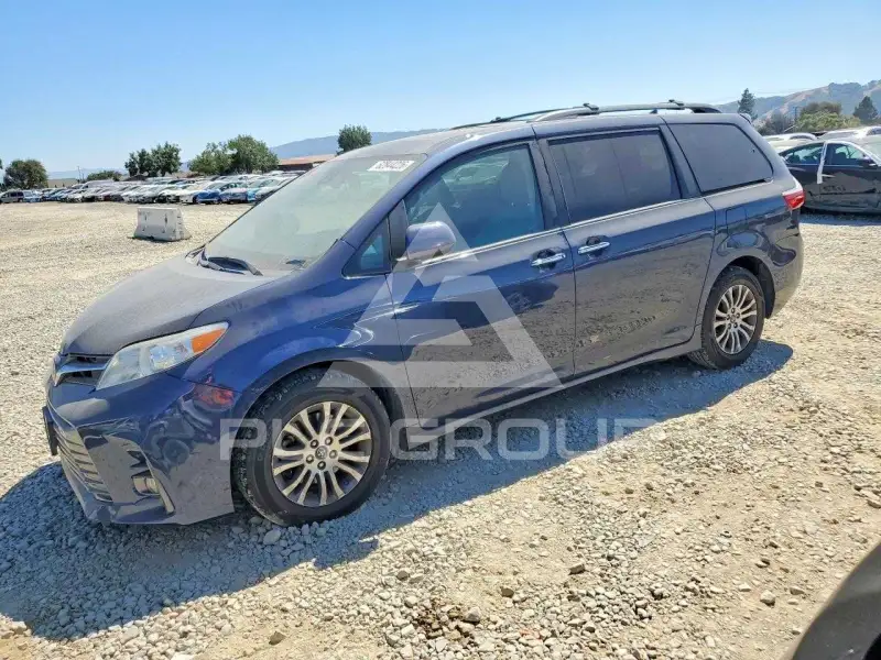 2018 Toyota SIENNA фото