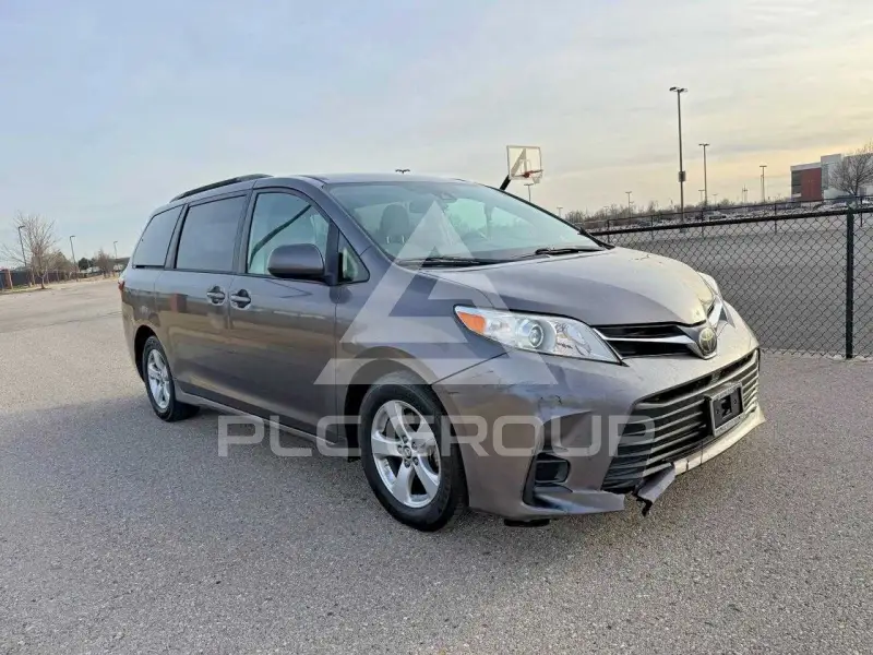 2018 Toyota SIENNA photo
