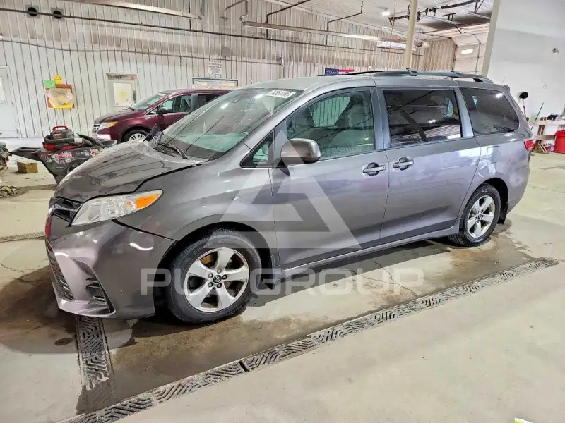 2018 Toyota SIENNA фото