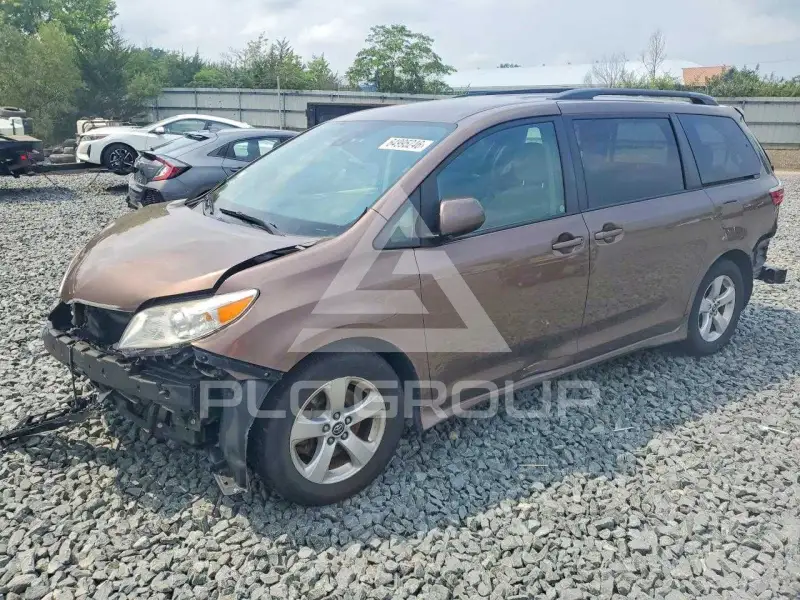 2018 Toyota SIENNA фото