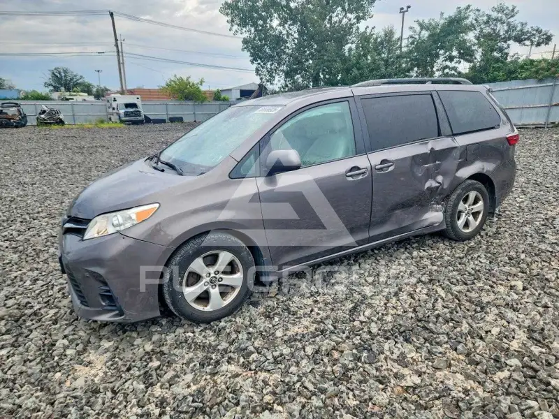 2018 Toyota SIENNA фото