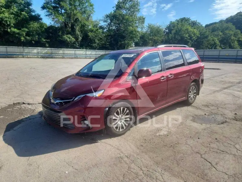 2018 Toyota SIENNA фото