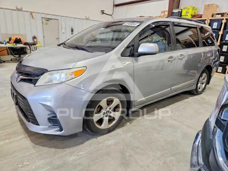2018 Toyota SIENNA фото