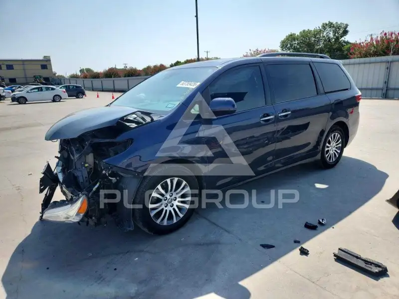 2018 Toyota SIENNA photo